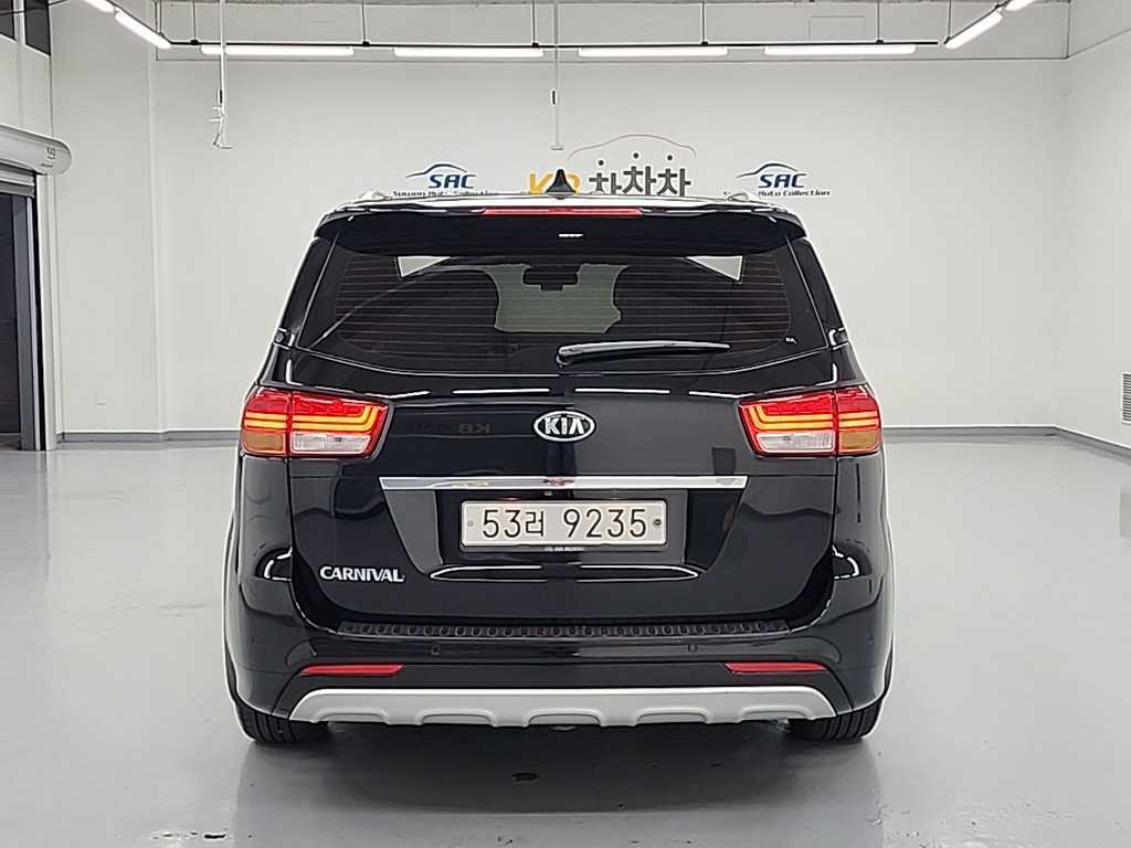 KIA Carnival - Vista 3