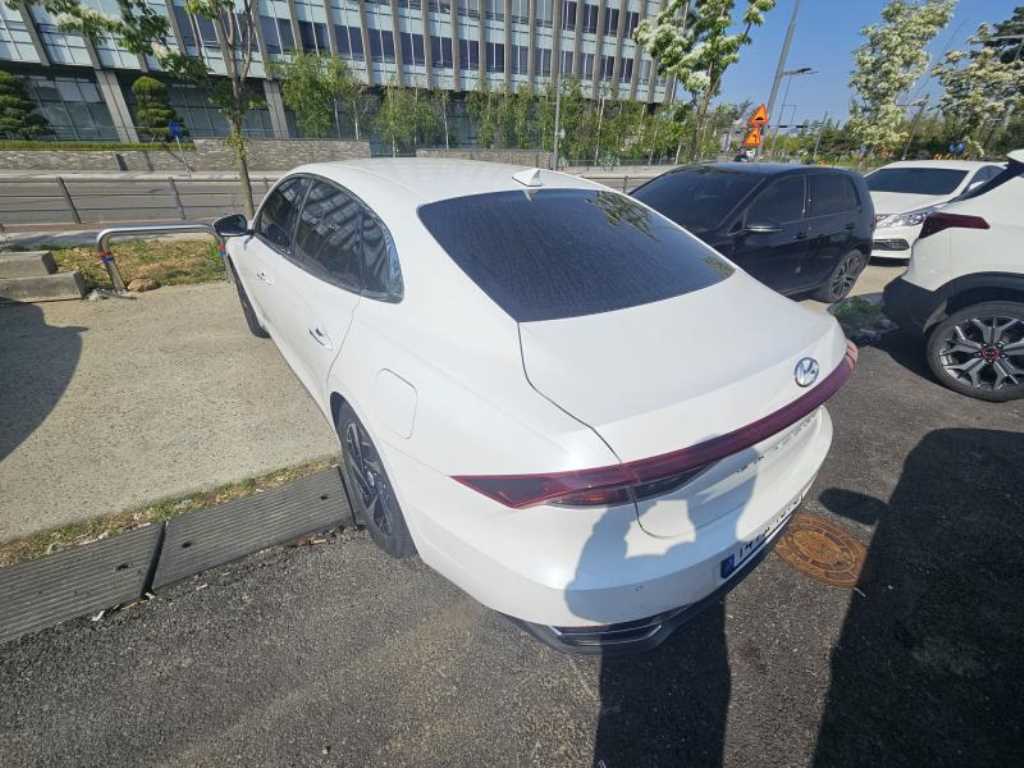 HYUNDAI Grandeur - Vista 5