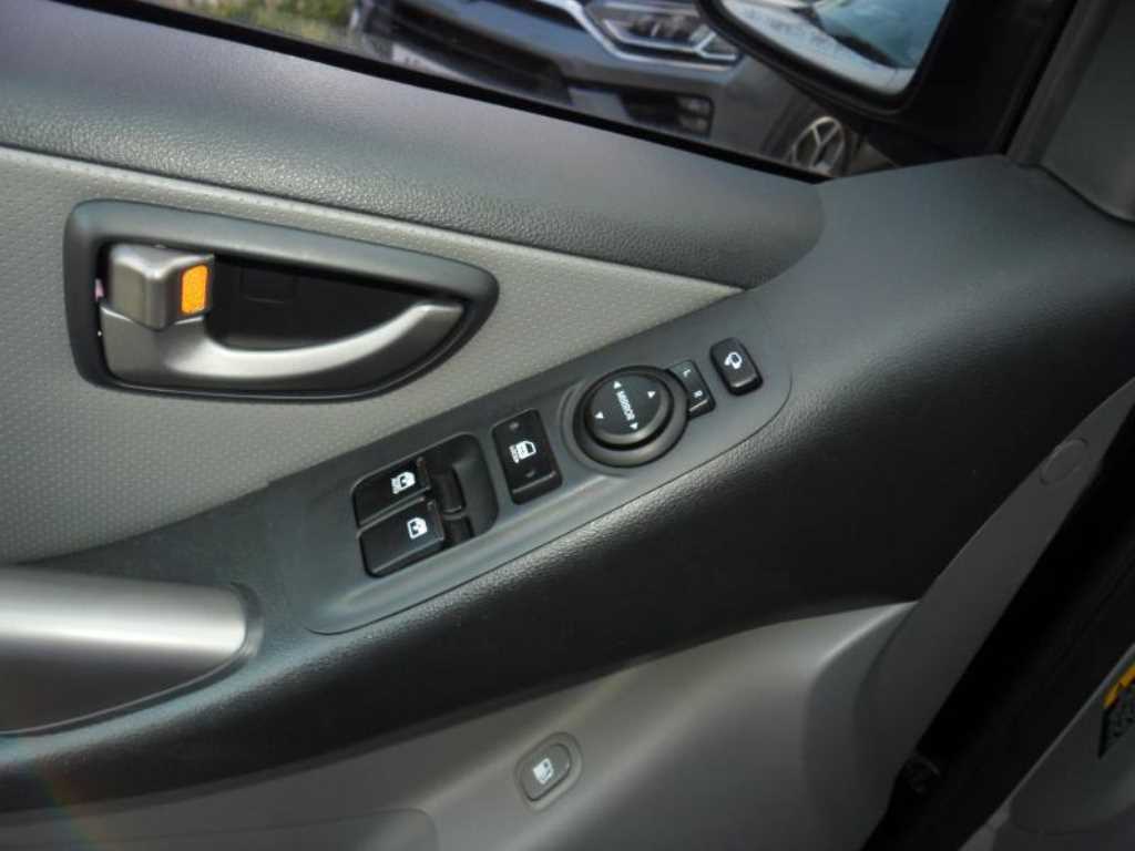 HYUNDAI Starex - Vista 8