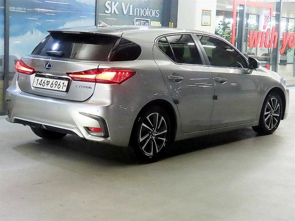 Lexus CT - Vista 4