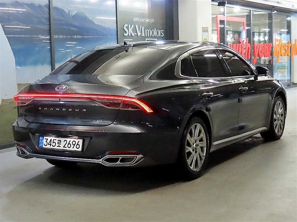 HYUNDAI Grandeur - Vista 4