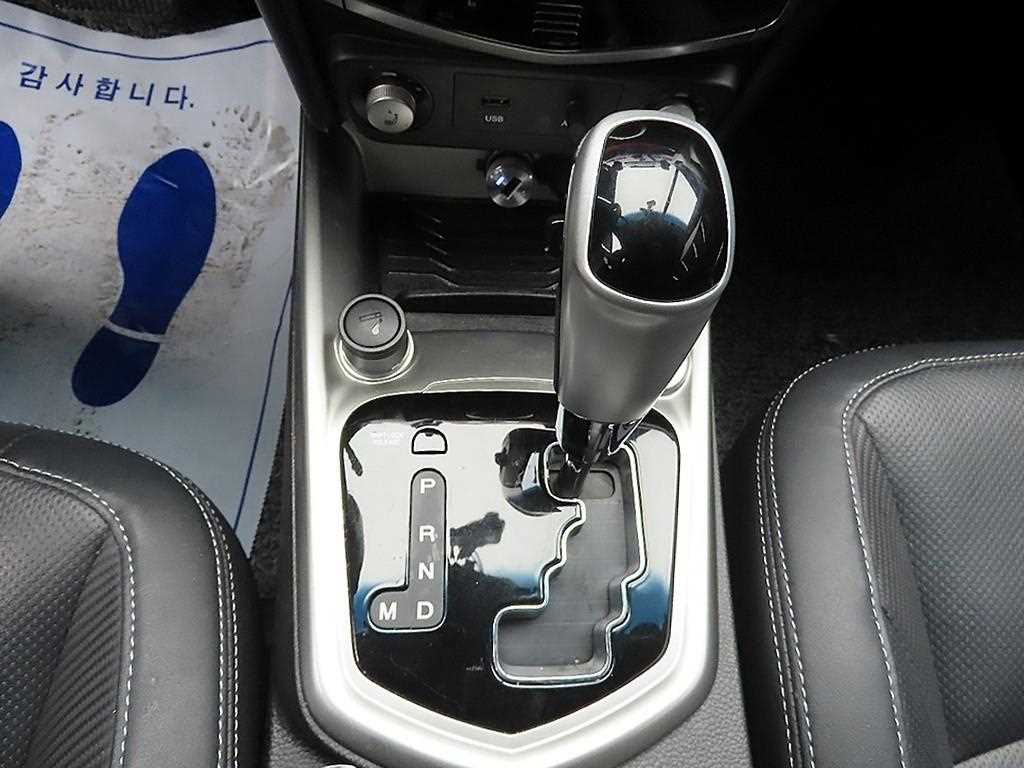 Ssangyong Tivoli - Vista 10