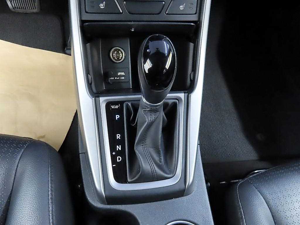 HYUNDAI Avante - Vista 10