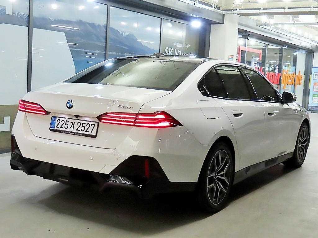 BMW 5 Series - Vista 4
