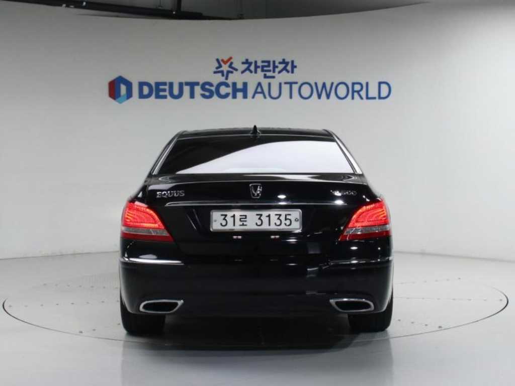 HYUNDAI Equus - Vista 4