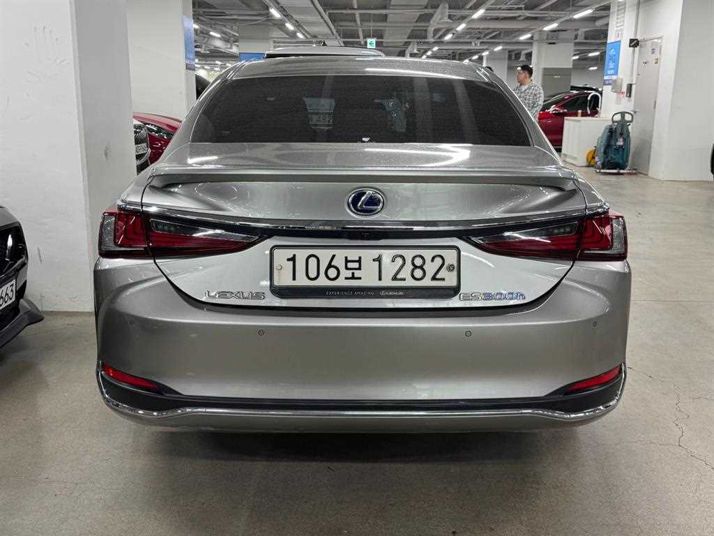 Lexus ES - Vista 5