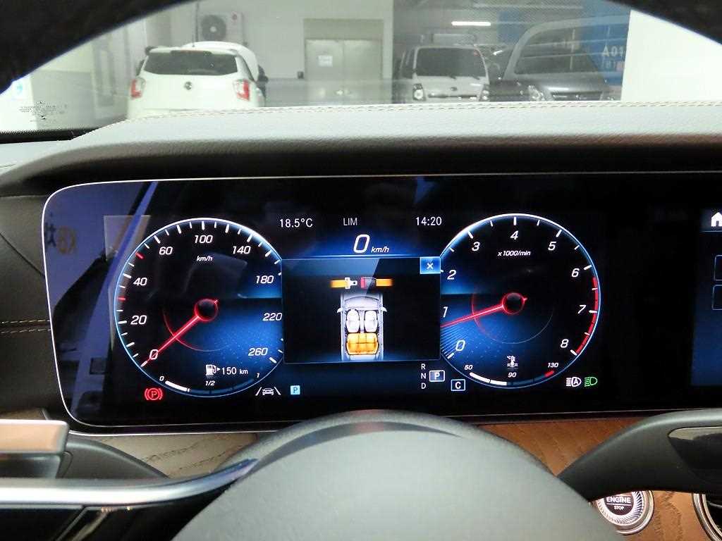 Mercedes Benz E class - Vista 5