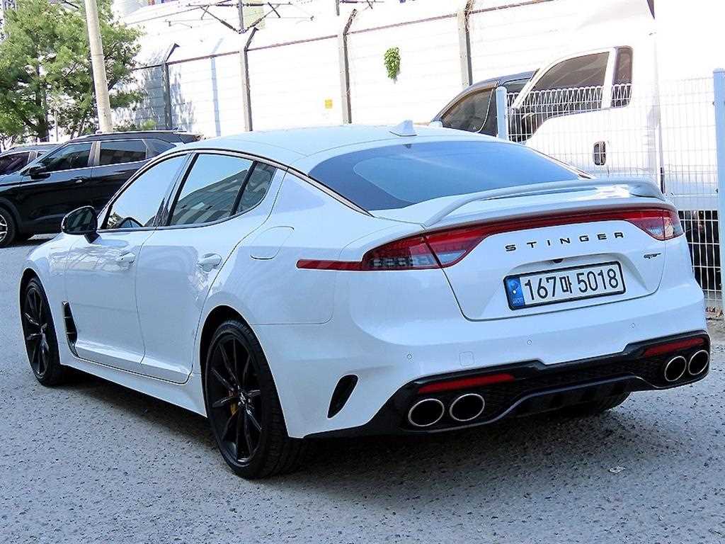 KIA Stinger - Vista 3