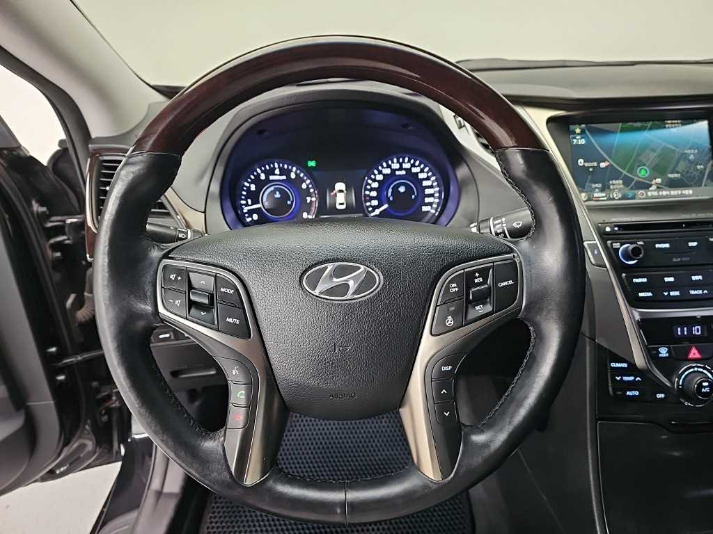 HYUNDAI Grandeur - Vista 9