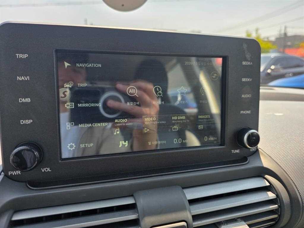 HYUNDAI Casper - Vista 6