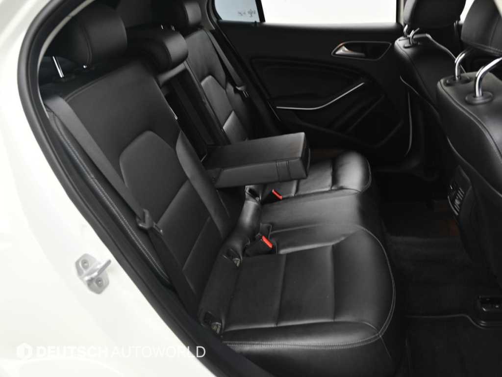 Mercedes Benz GLA Class - Vista 12