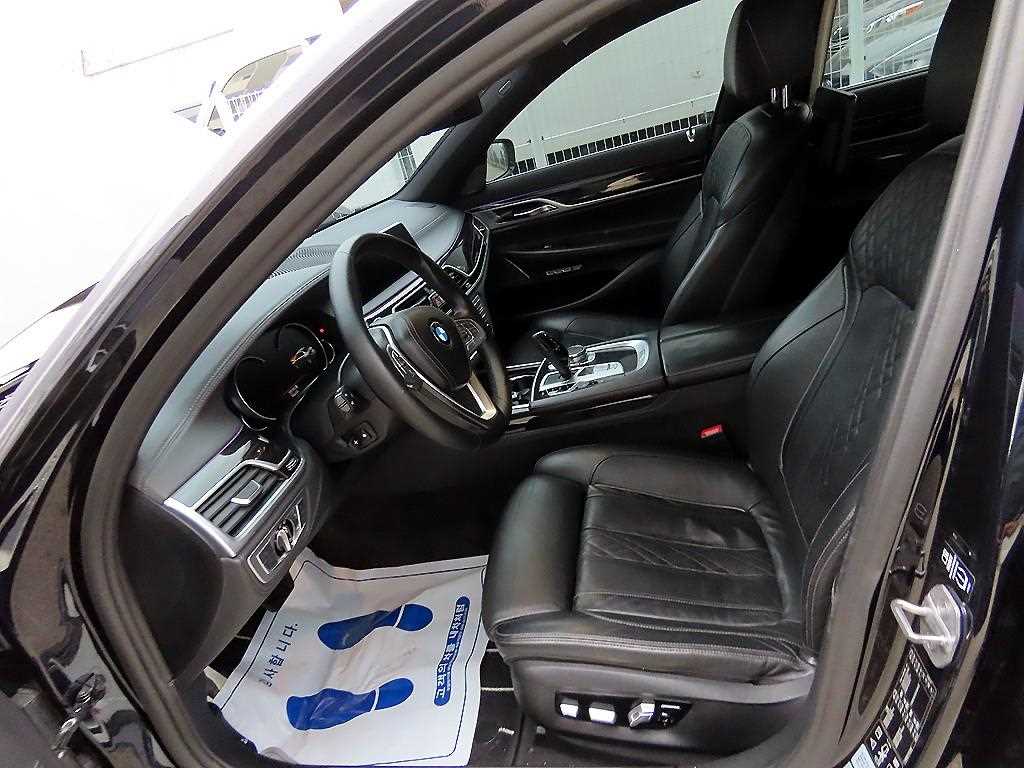 BMW 7 Series - Vista 5