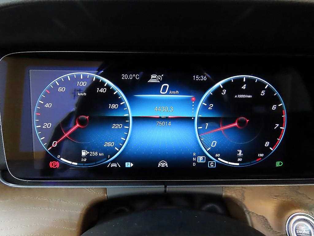 Mercedes Benz E class - Vista 8
