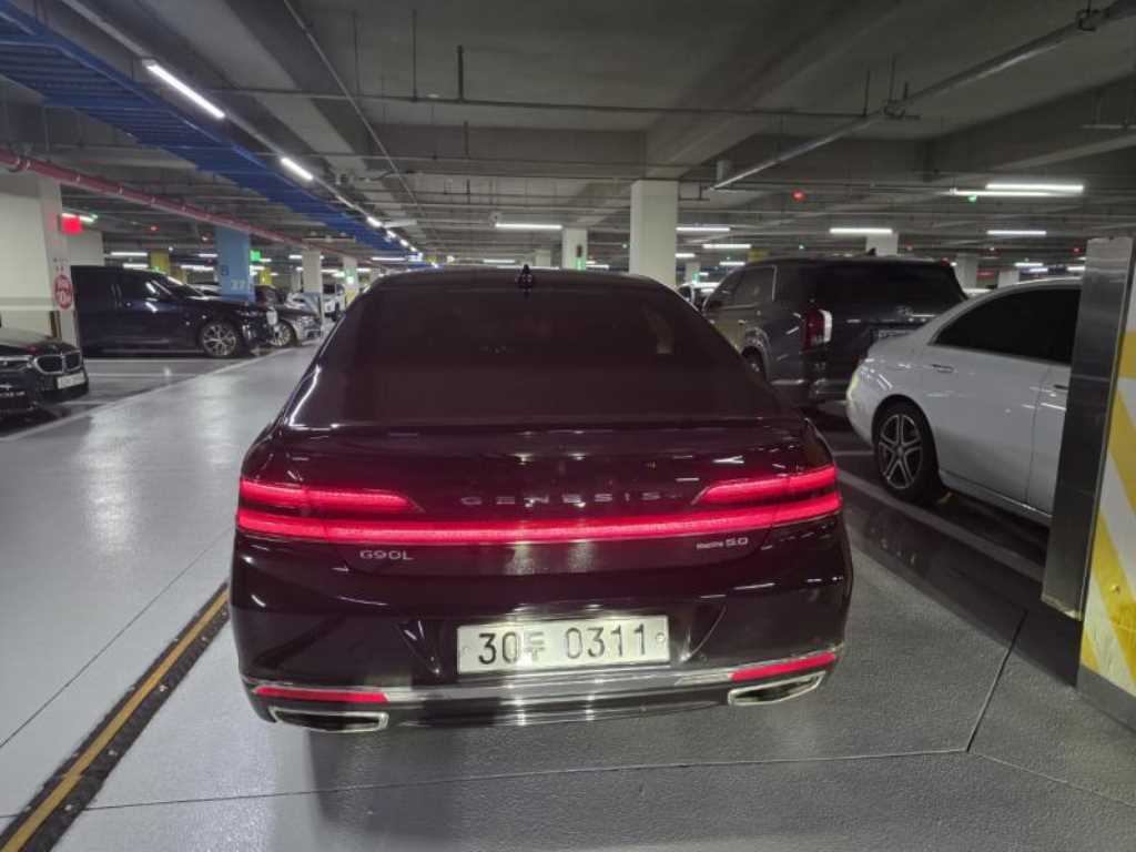 Genesis G90 - Vista 4