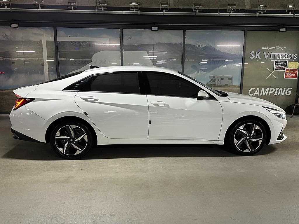 HYUNDAI Avante - Vista 4