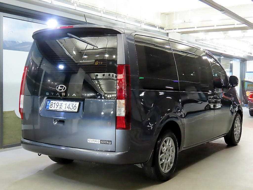 HYUNDAI Staria - Vista 4