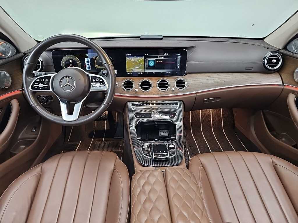 Mercedes Benz E class - Vista 7