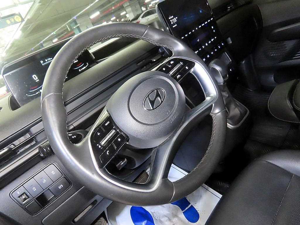HYUNDAI Staria - Vista 8