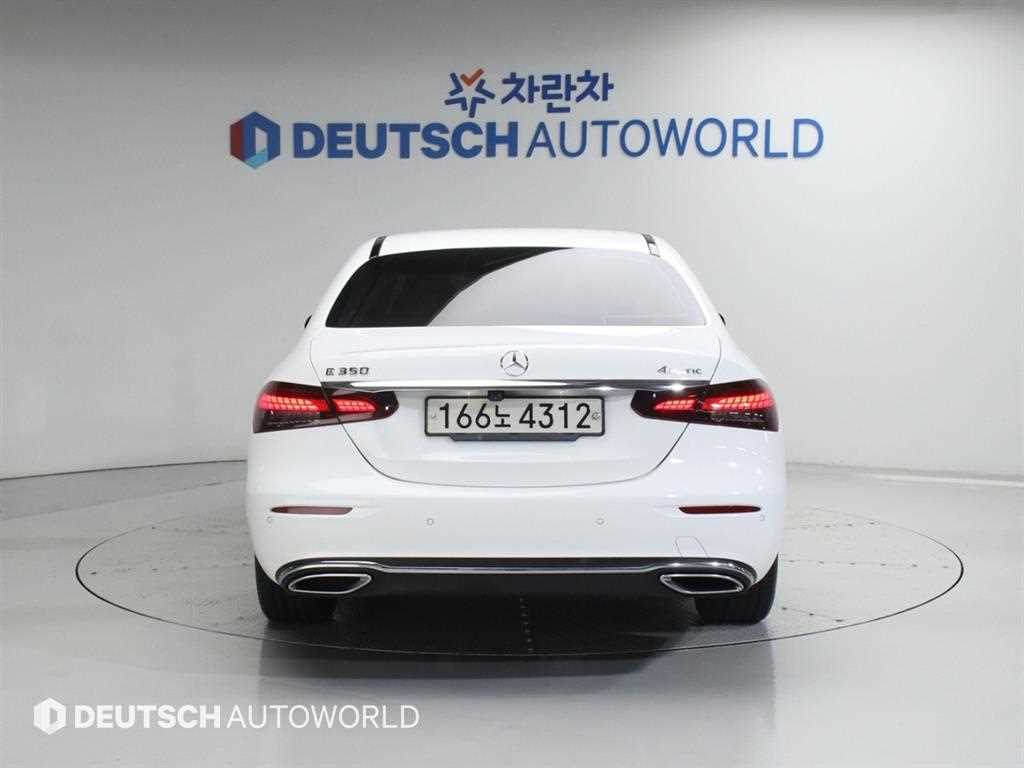 Mercedes Benz E class - Vista 4