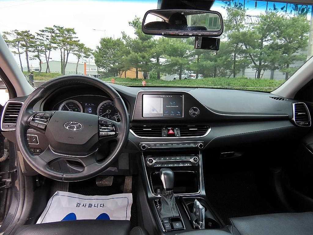 HYUNDAI Grandeur - Vista 7