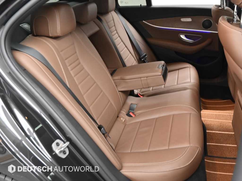 Mercedes Benz E class - Vista 12