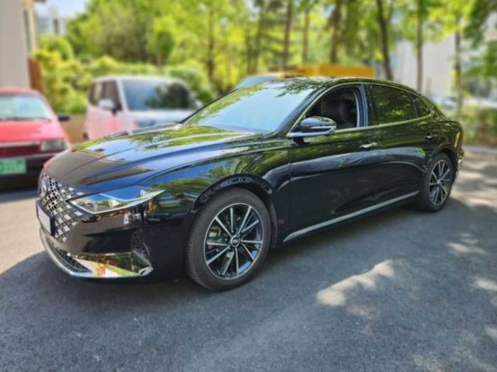 HYUNDAI Grandeur - Vista 2