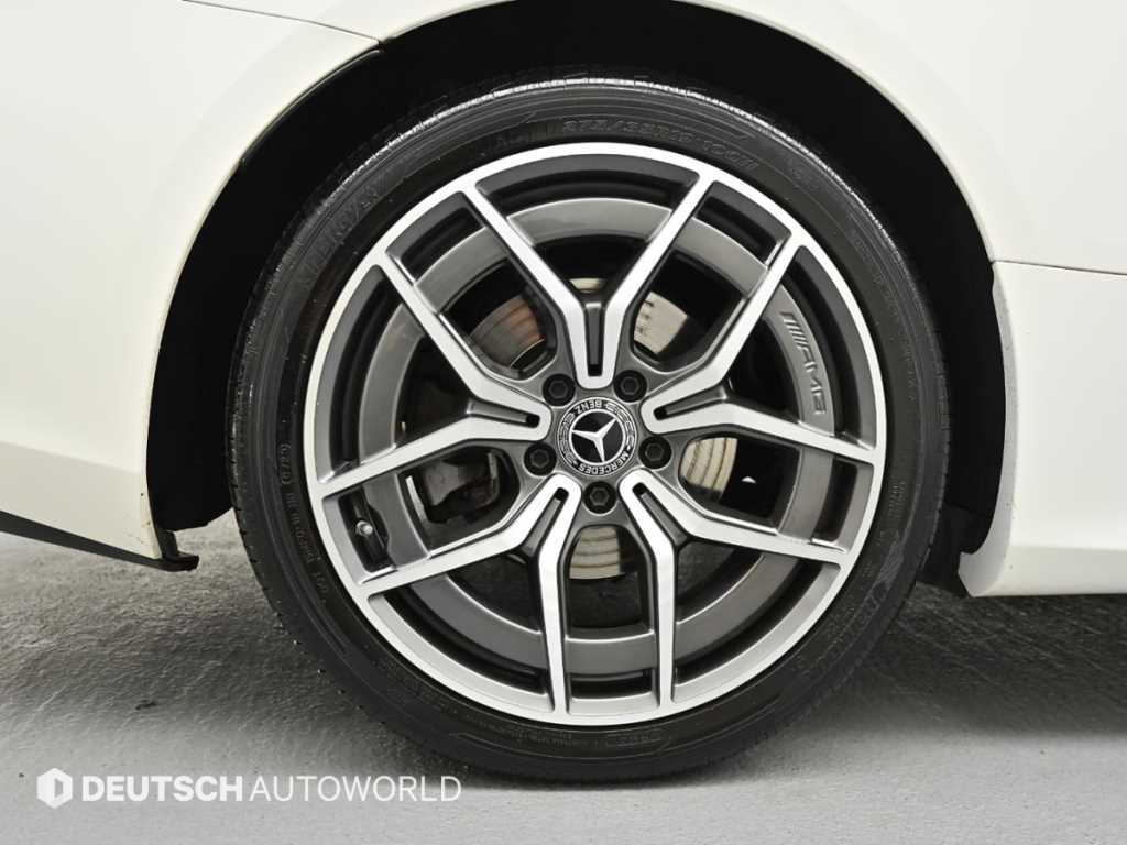 Mercedes Benz E class - Vista 5