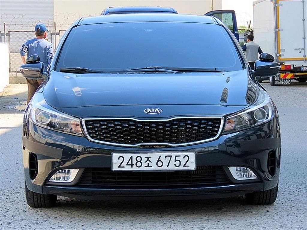 KIA K3 - Vista 2