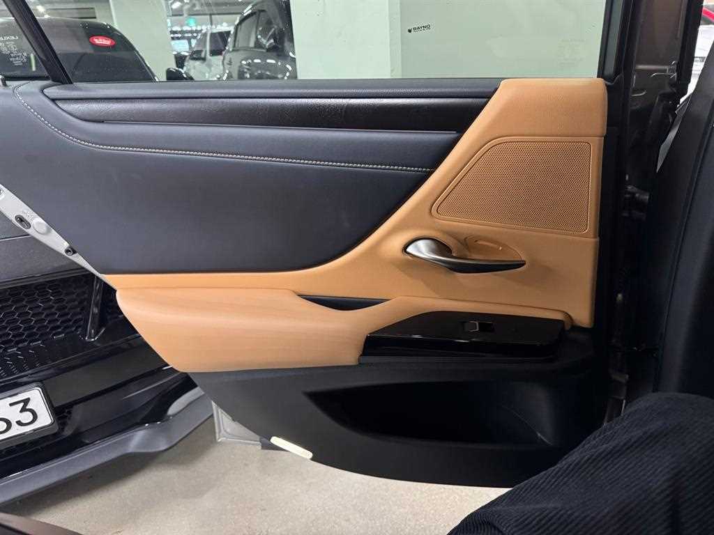 Lexus ES - Vista 8