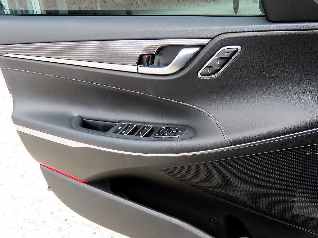 HYUNDAI Grandeur - Vista 11