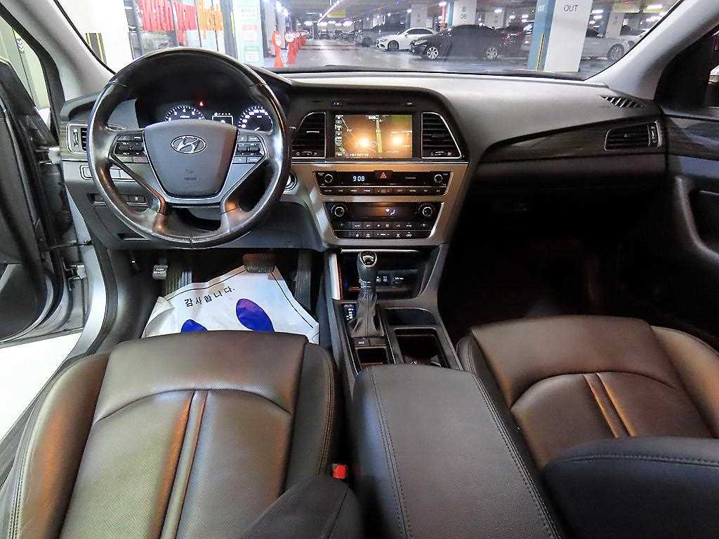 HYUNDAI Sonata - Vista 7