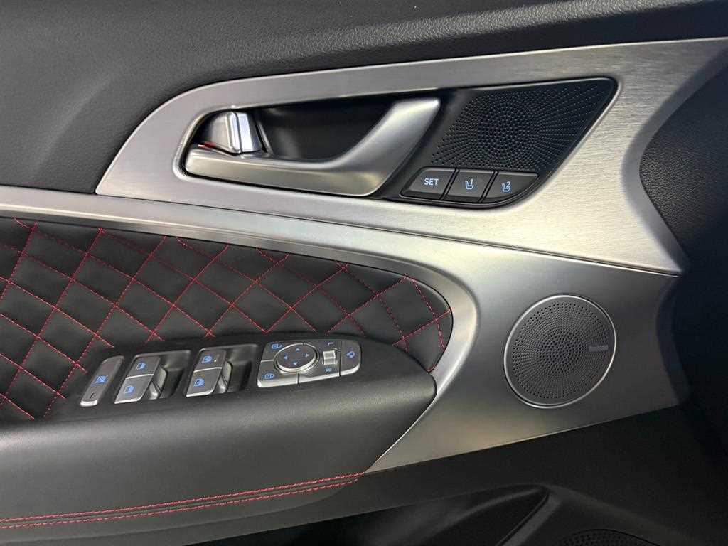 Genesis G70 - Vista 7