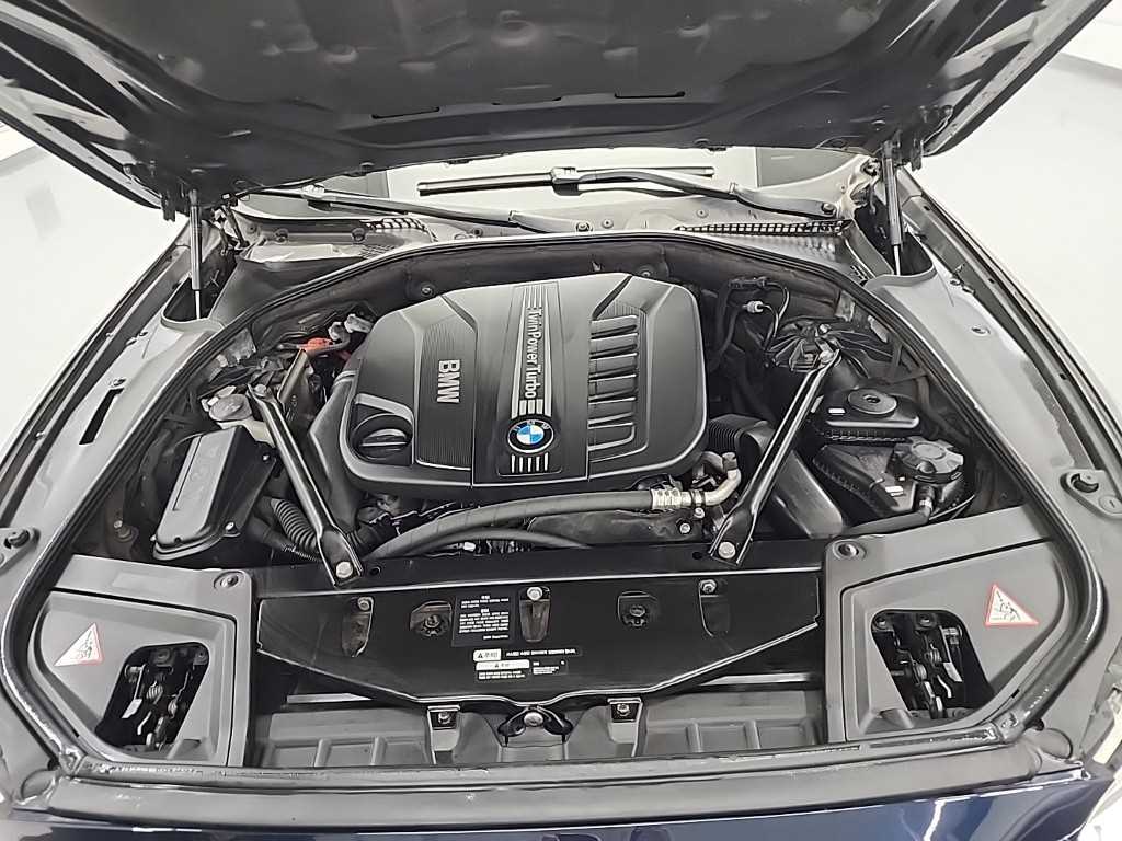 BMW 5 Series - Vista 5