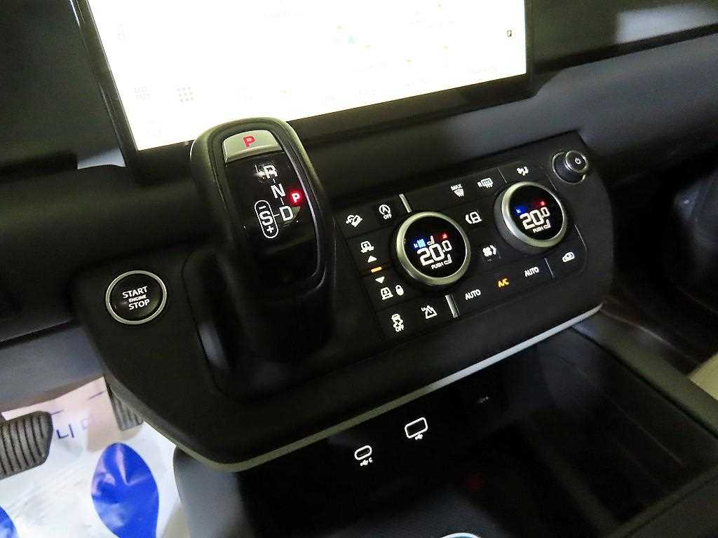 Land Rover Defender - Vista 12