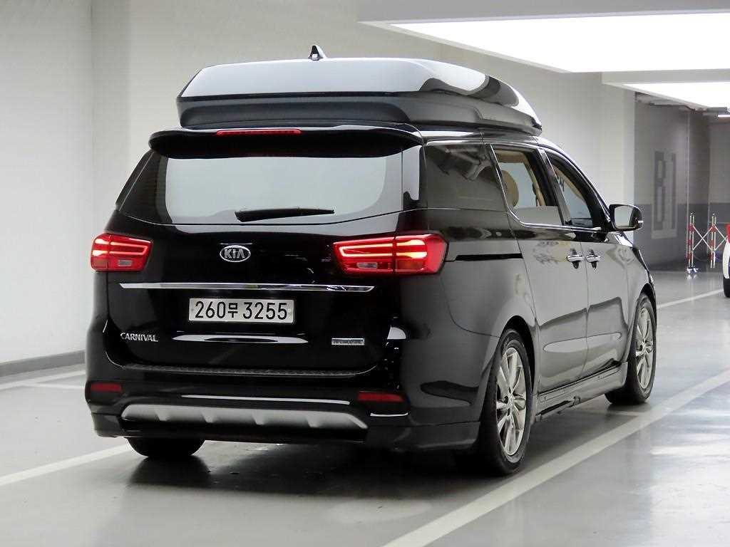 KIA Carnival - Vista 4