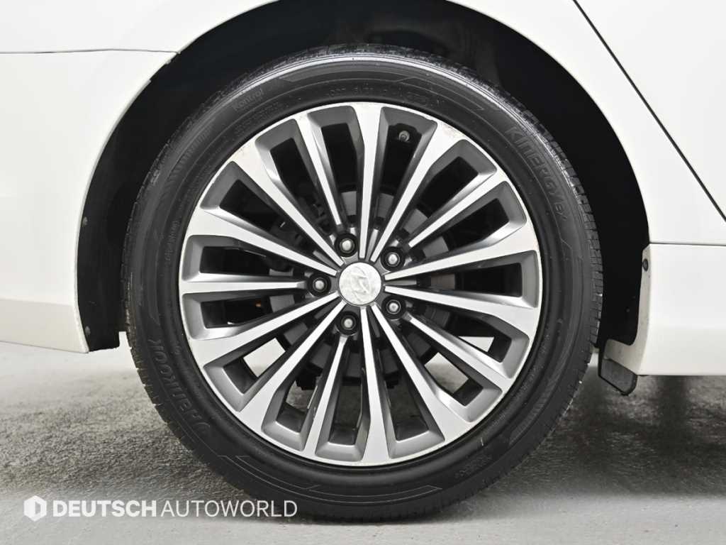 HYUNDAI Grandeur - Vista 5