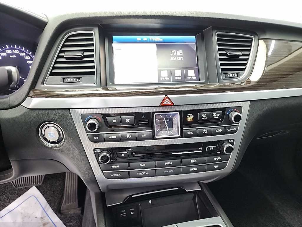 Genesis G80 - Vista 10