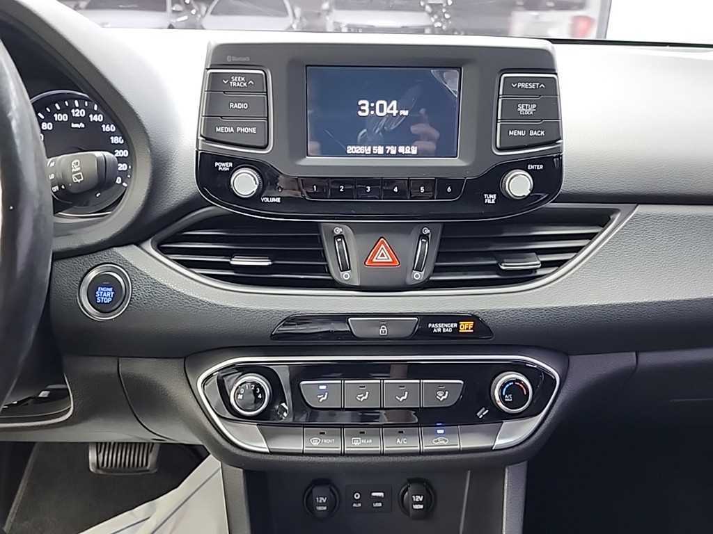 HYUNDAI i30 - Vista 10