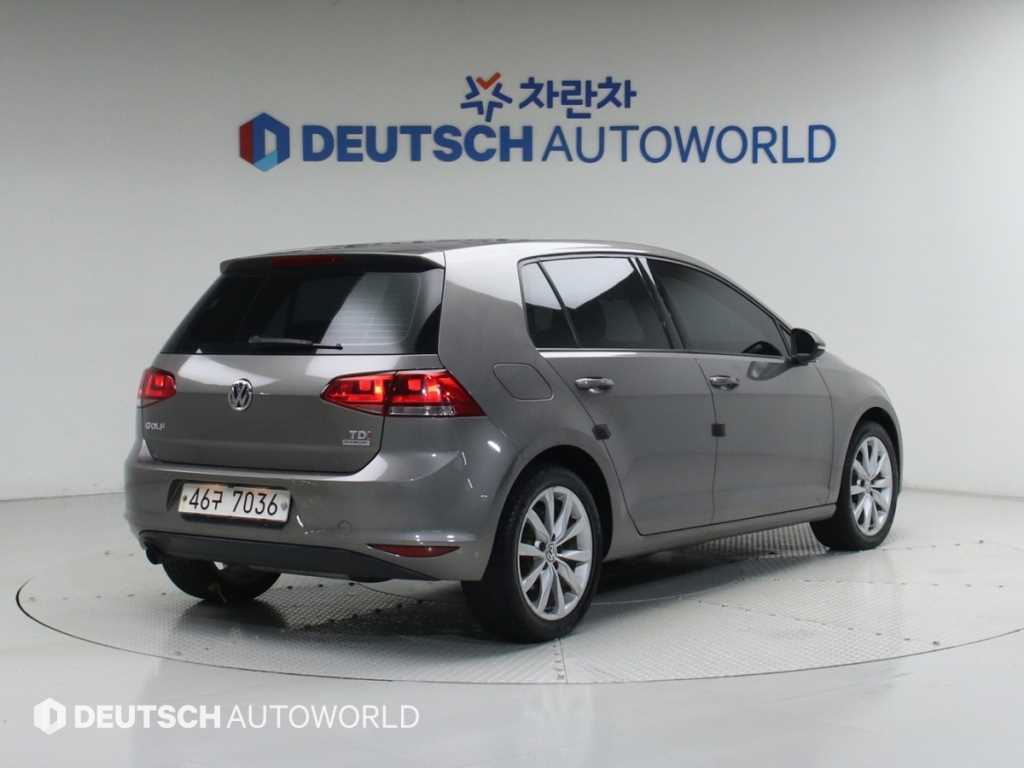 Volkswagen Golf - Vista 2