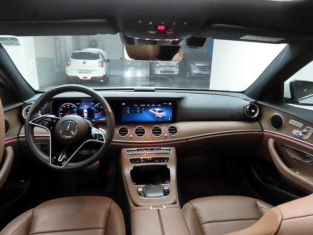 Mercedes Benz E class - Vista 6