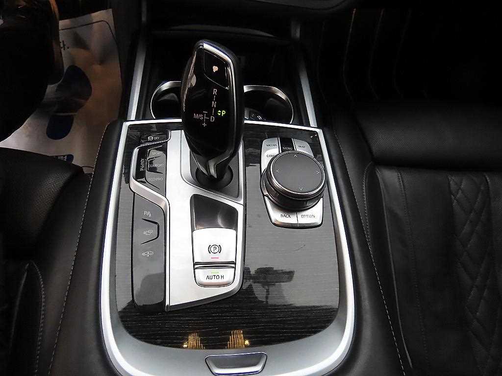 BMW 7 Series - Vista 11