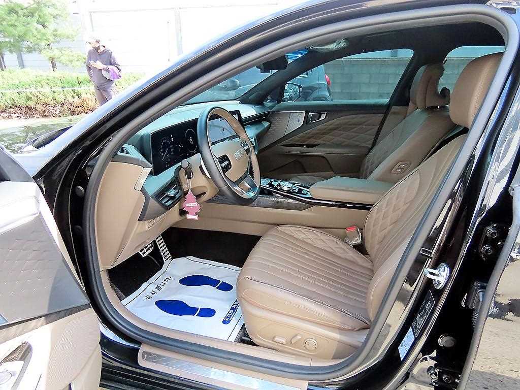 KIA K8 - Vista 5