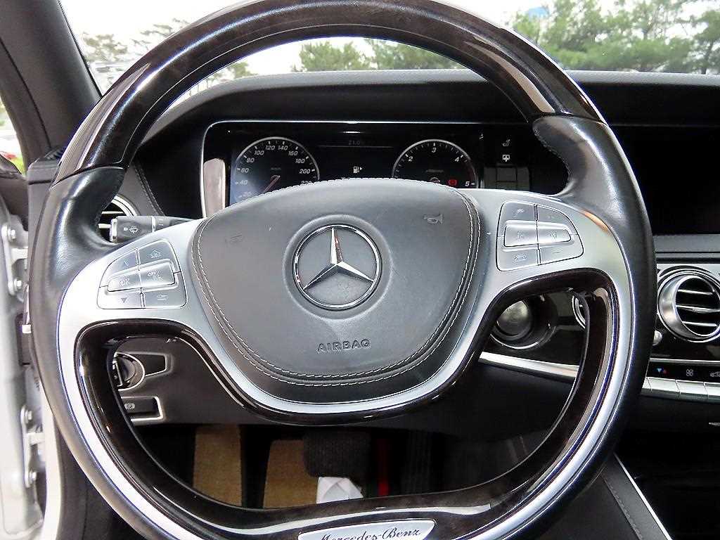 Mercedes Benz S Class - Vista 7