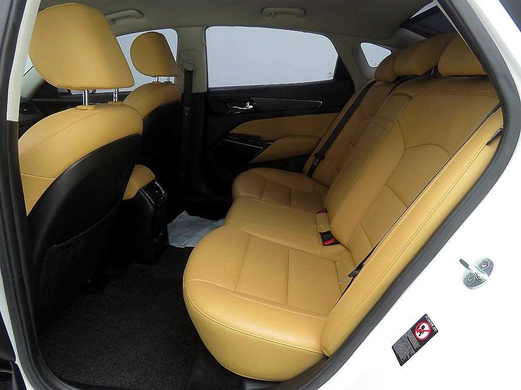 KIA K7 - Vista 7