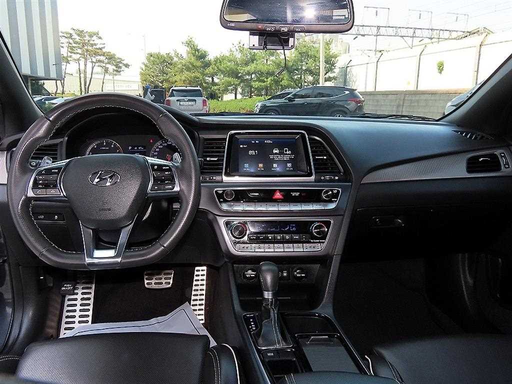 HYUNDAI Sonata - Vista 7