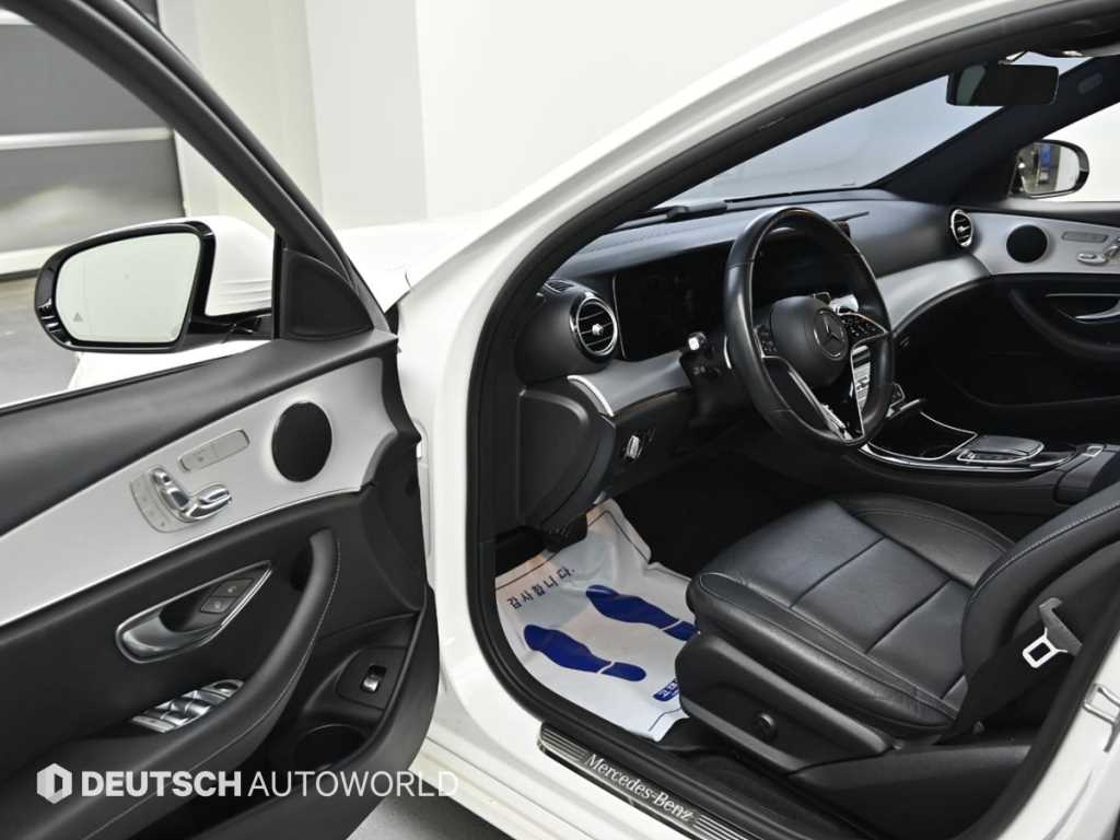 Mercedes Benz E class - Vista 11