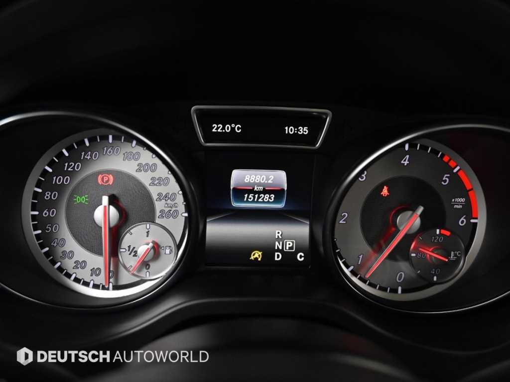 Mercedes Benz GLA Class - Vista 8