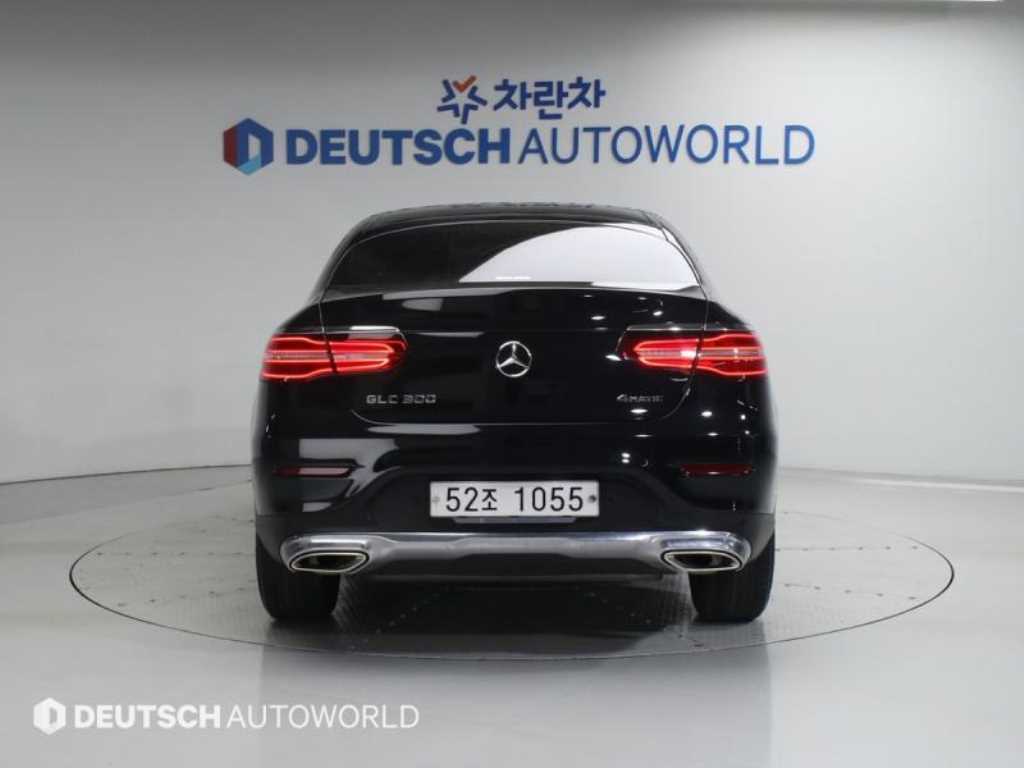 Mercedes Benz GLC Class - Vista 4