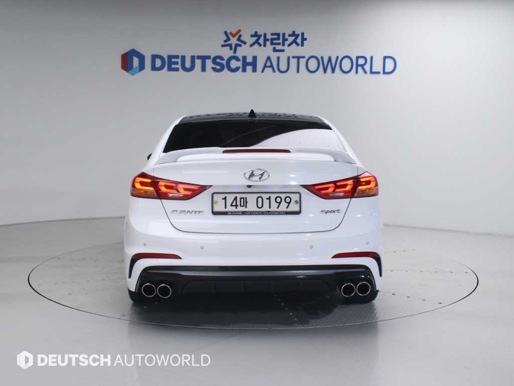 HYUNDAI Avante - Vista 4