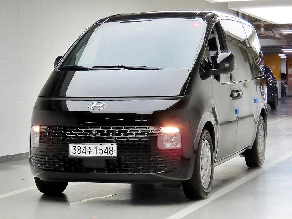 HYUNDAI Staria - Vista 2